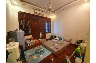 Bán nhà 5 tầng Xuân La,ôtô đỗ cửa,Lô góc 2thoáng,KDoanh,giá 3.95 tỷ.